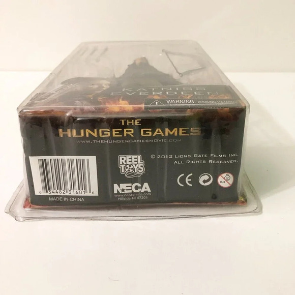 2012 The Hunger  Games Katniss Everdeen Figure Jennifer Lawrence Damaged Box - Picture 6 of 16